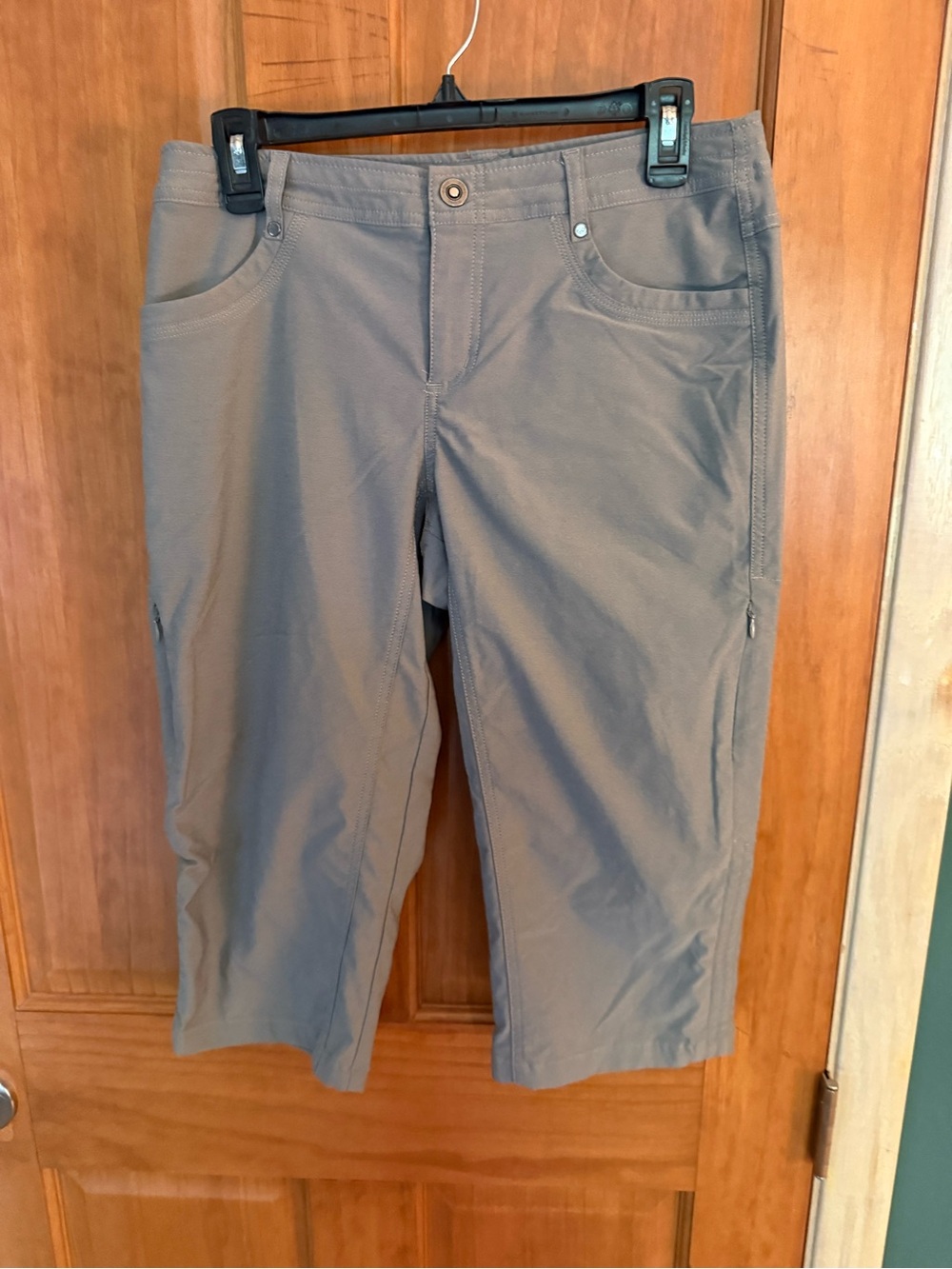 KUHL Lightweight Green Crop Pants size 8.